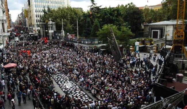  جنبش «مادران روز شنبه» ترکیه برای ششصدمین بار خواهان عدالت شد